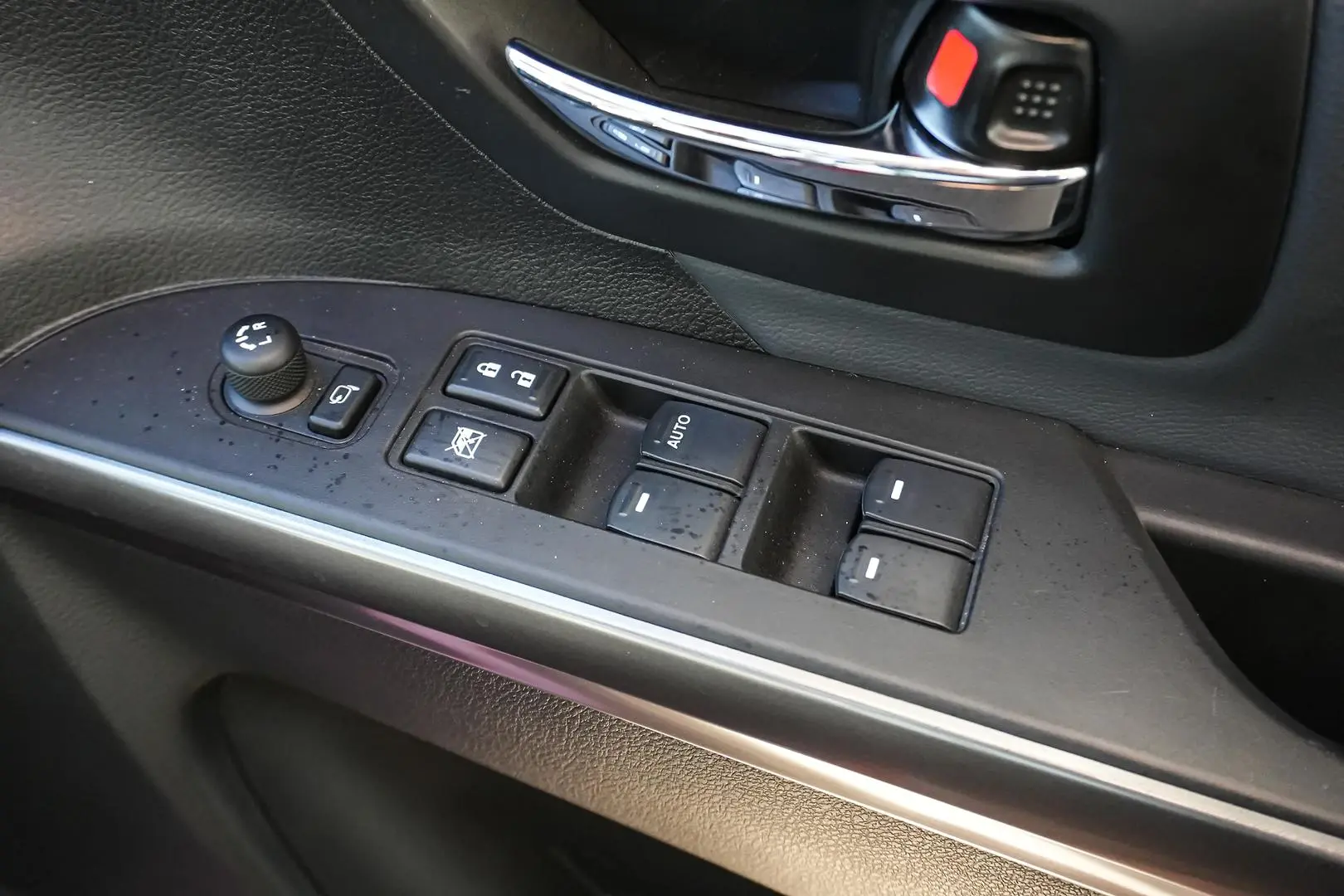 2023 Suzuki S-Cross Gallery Image 16