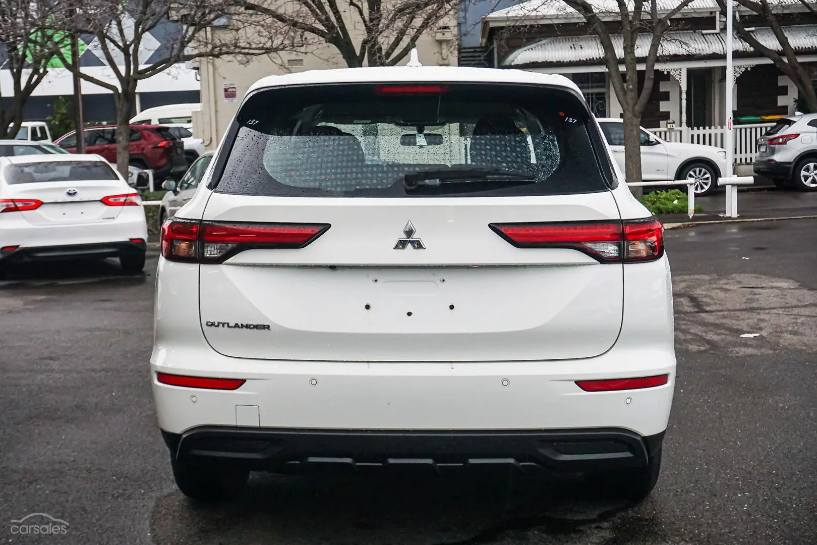 2022 Mitsubishi Outlander Image 6