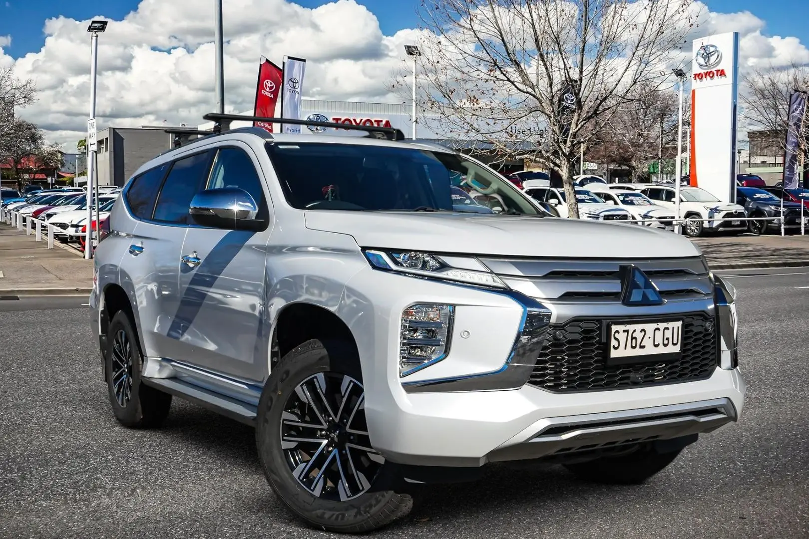 2021 Mitsubishi Pajero Sport Image