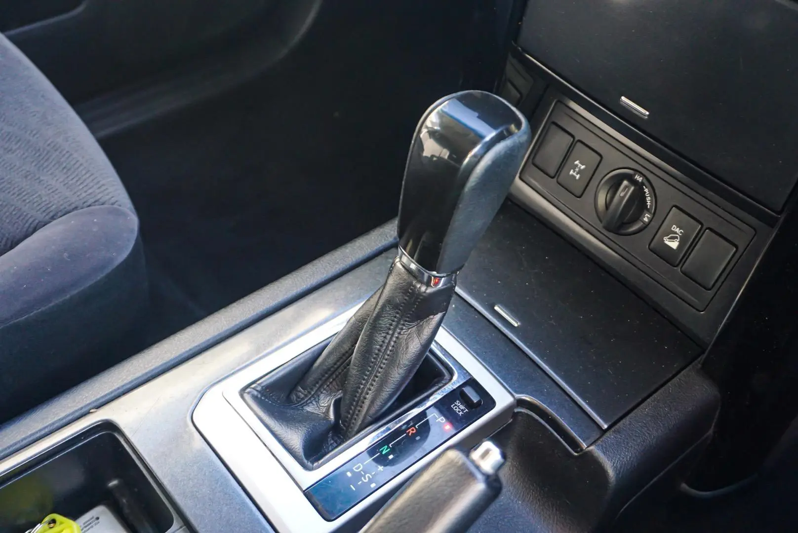 2016 Toyota Landcruiser Prado Gallery Image 17