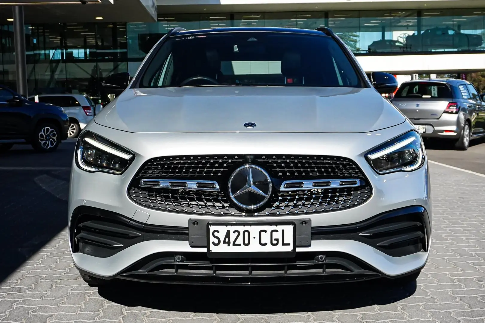 2020 Mercedes-Benz GLA-Class Gallery Image 5