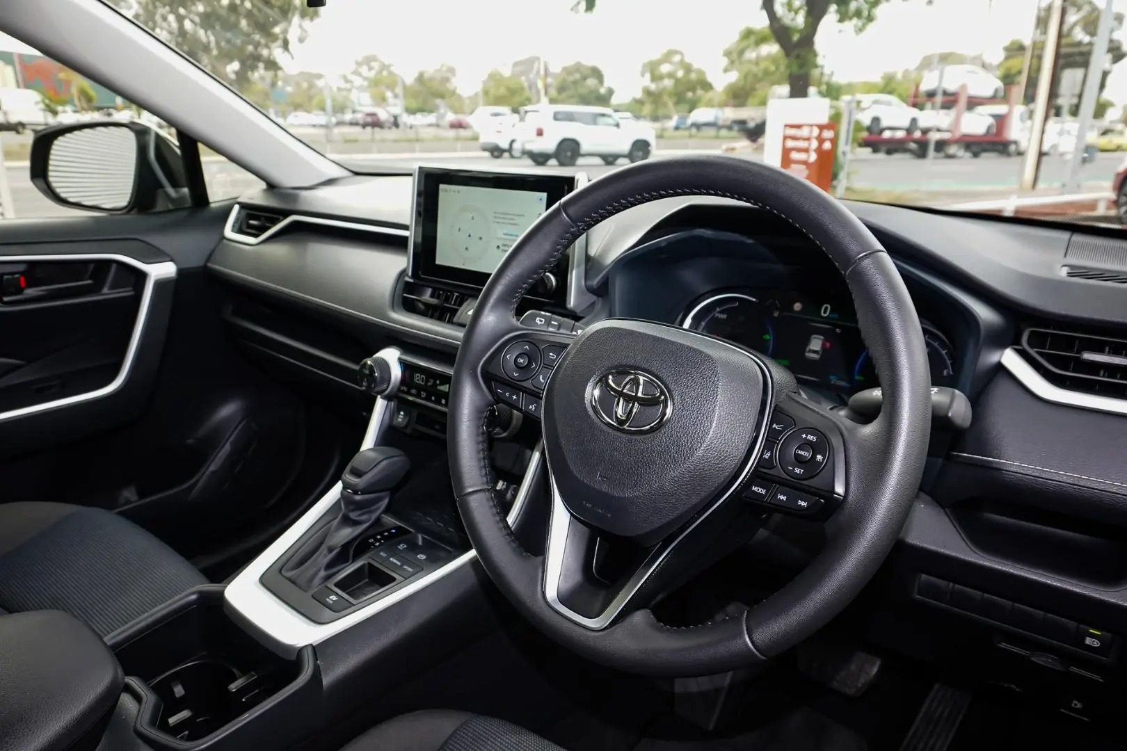 2025 Toyota RAV4 Gallery Image 7