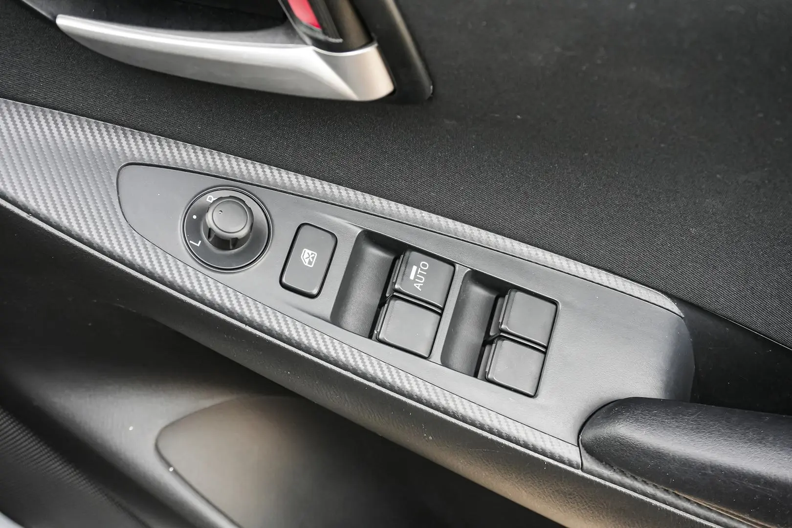 2016 Mazda 2 Gallery Image 17