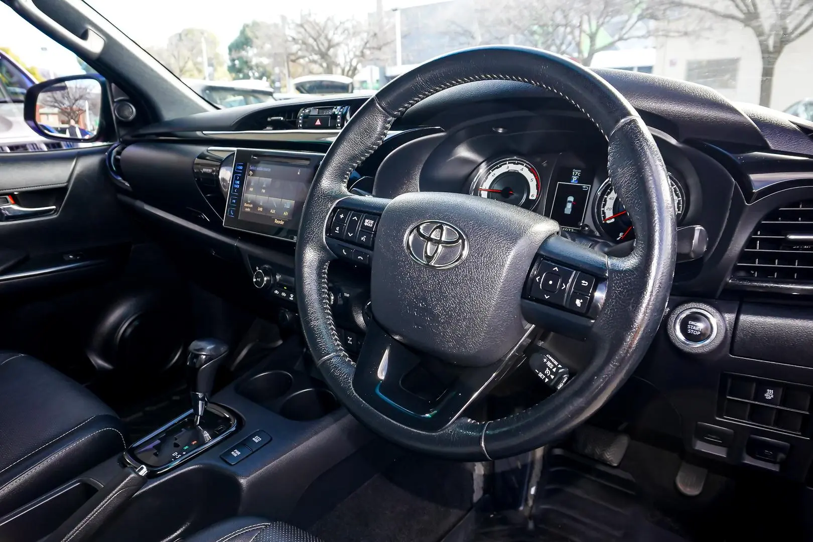 2018 Toyota Hilux Gallery Image 6