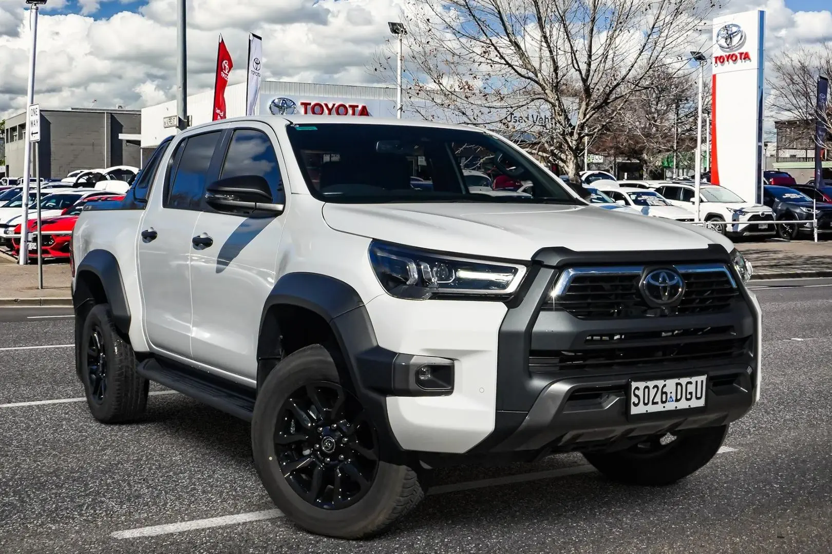 2025 Toyota Hilux Gallery Image 1