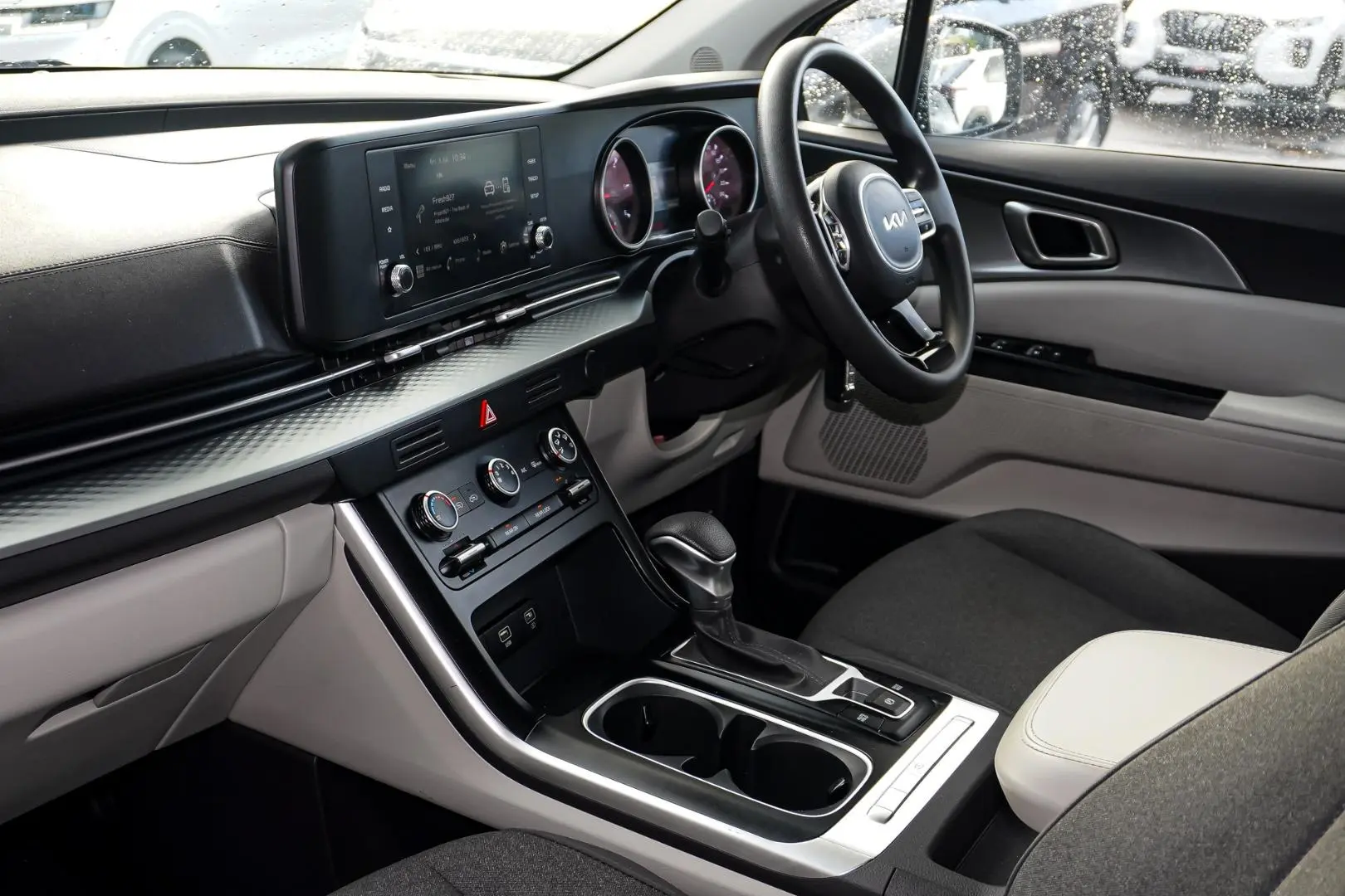 2022 Kia Carnival Gallery Image 10