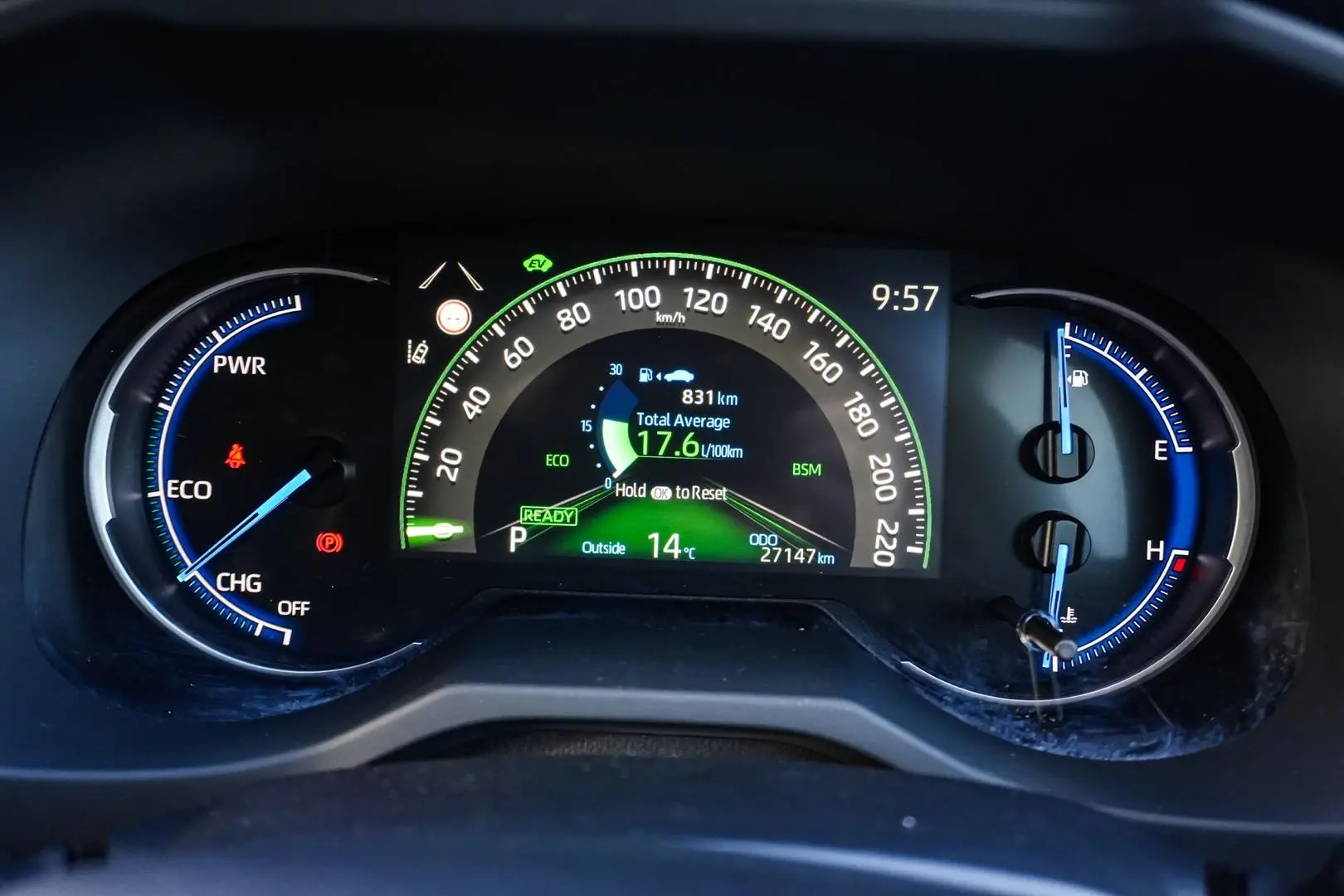 2025 Toyota RAV4 Gallery Image 18