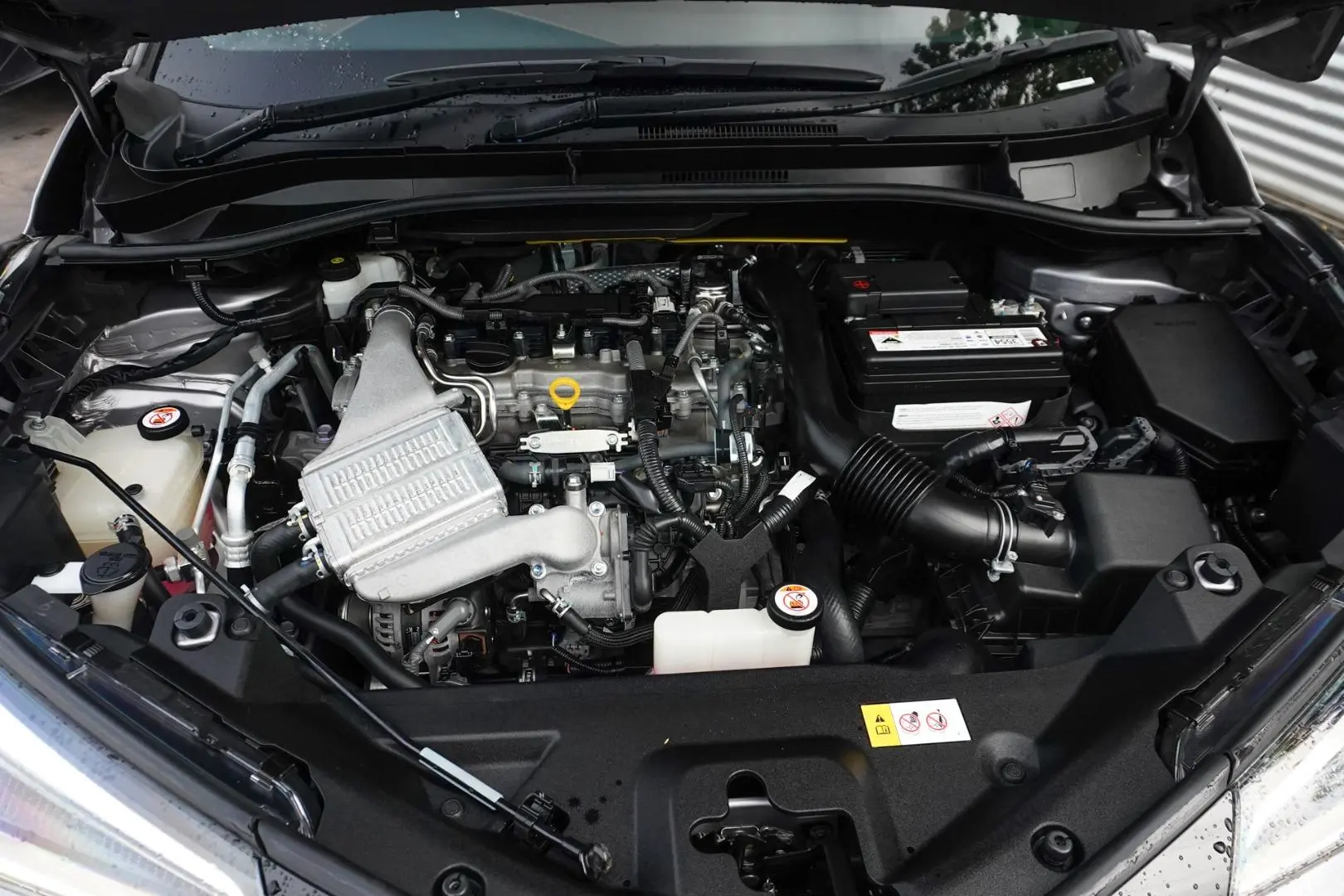 2018 Toyota C-HR Gallery Image 26