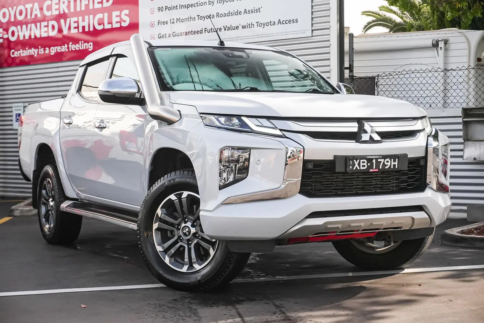 2019 Mitsubishi Triton Gallery Image 2