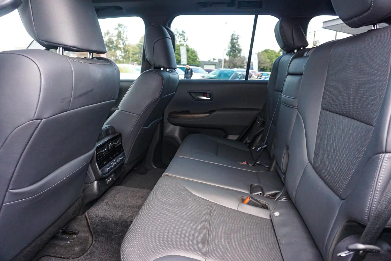 2021 Toyota Landcruiser Gallery Image 8