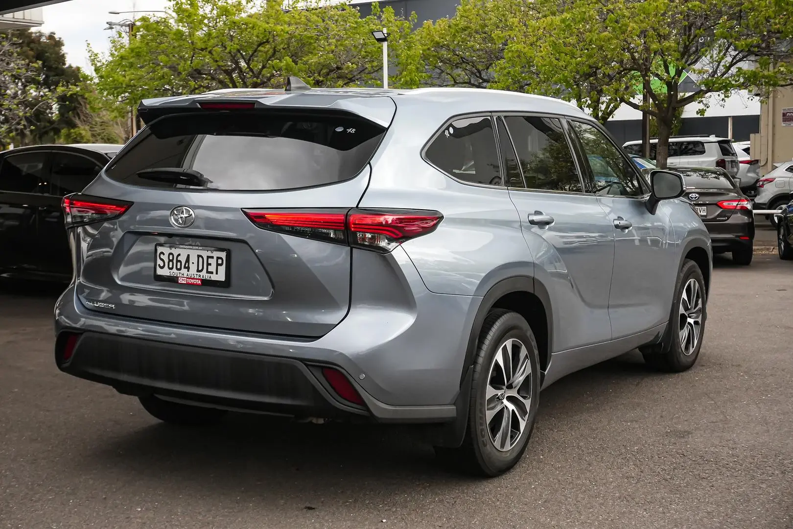 2021 Toyota Kluger Gallery Image 2