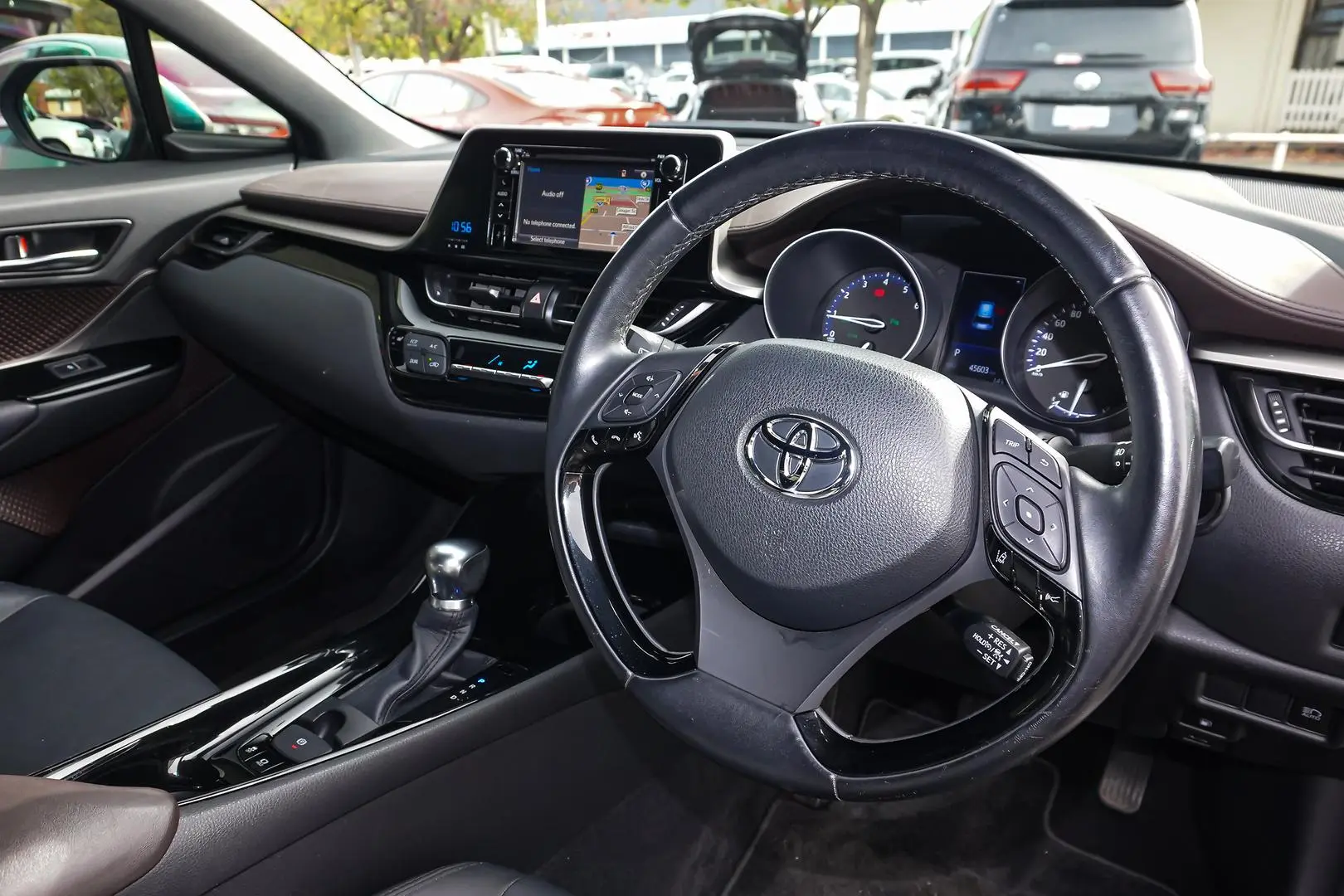 2017 Toyota C-HR Gallery Image 7