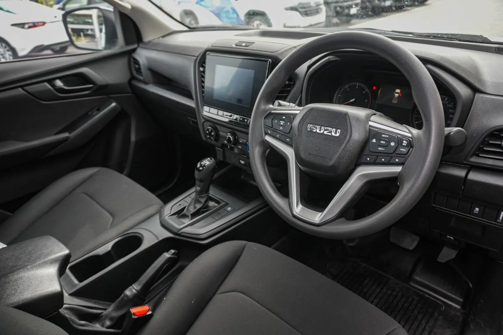 2021 Isuzu D-MAX Gallery Image 7