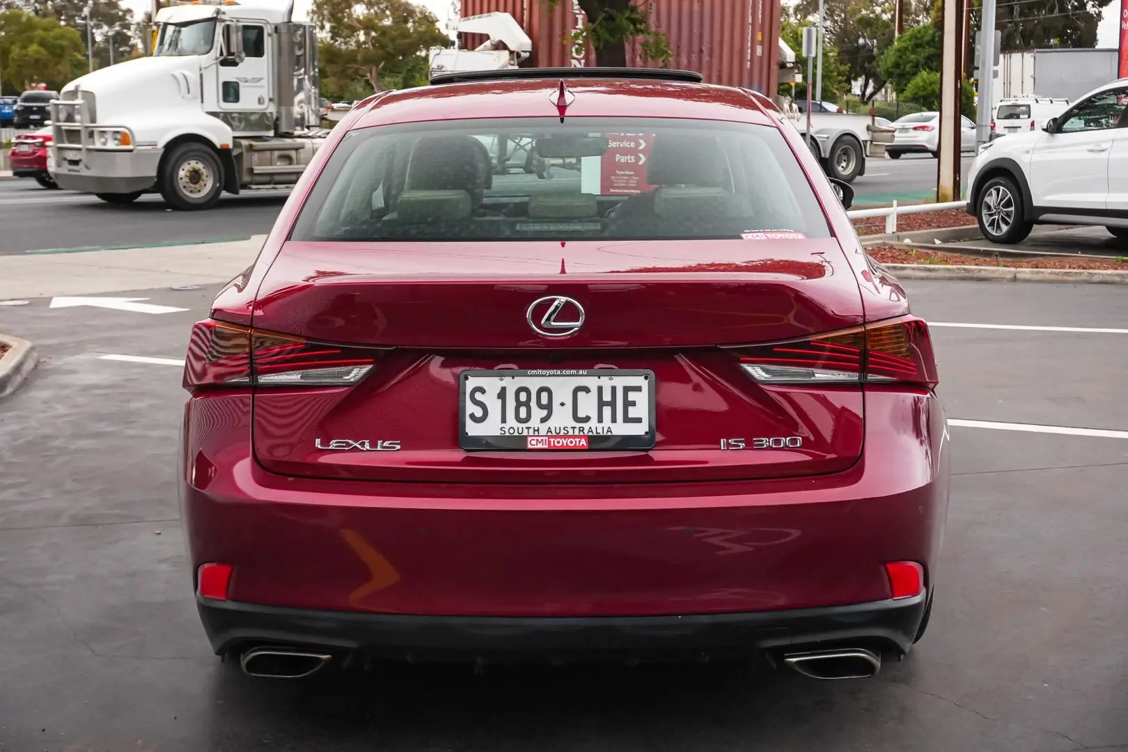 2020 Lexus IS Gallery Image 6