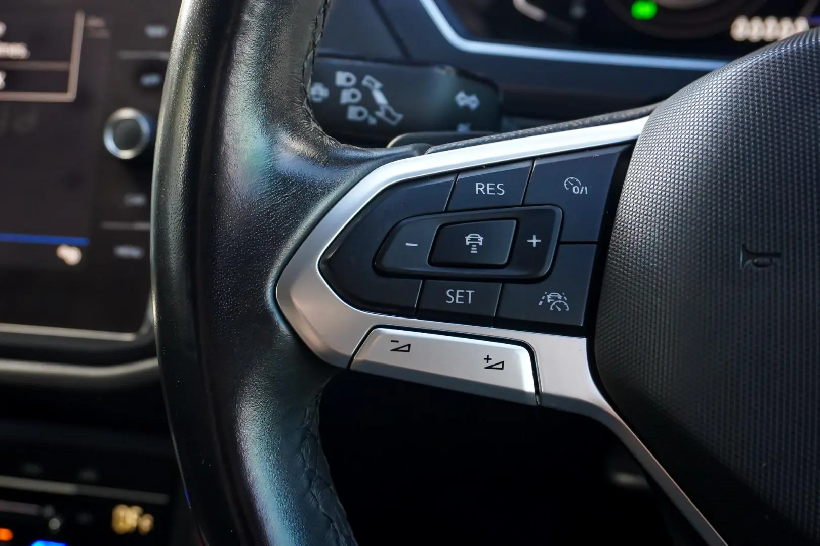 2022 Volkswagen Tiguan Gallery Image 22