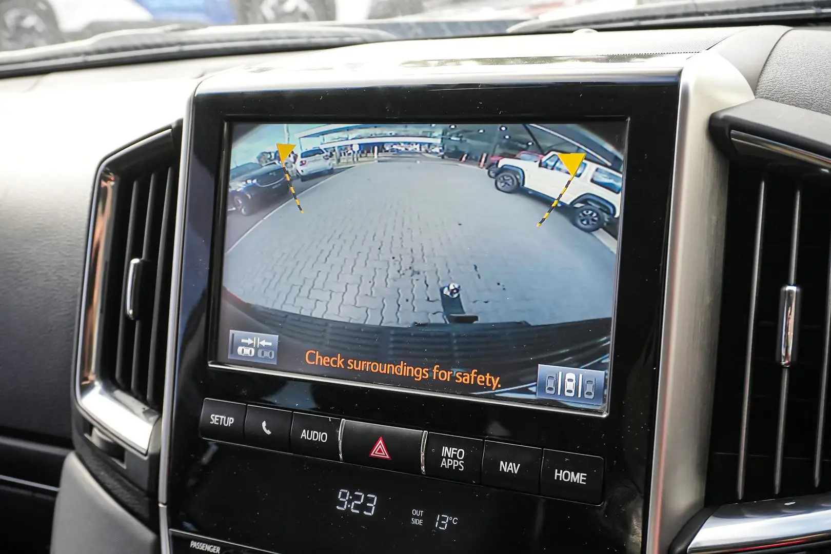 2017 Toyota Landcruiser Gallery Image 22