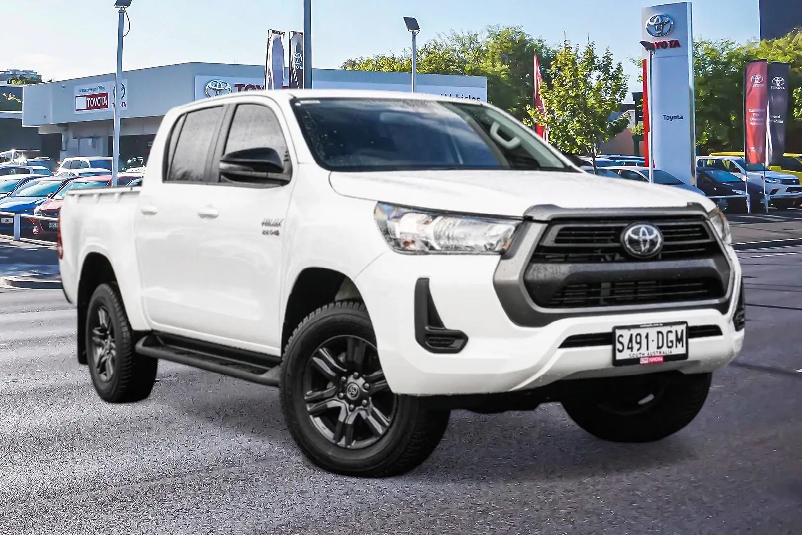 2022 Toyota Hilux Gallery Image 1