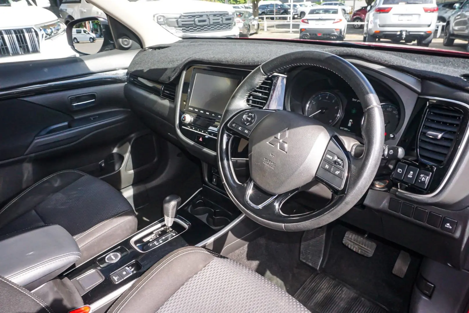 2020 Mitsubishi Outlander Gallery Image 7