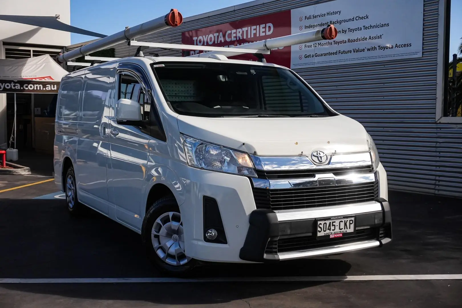 2021 Toyota Hiace Gallery Image 2