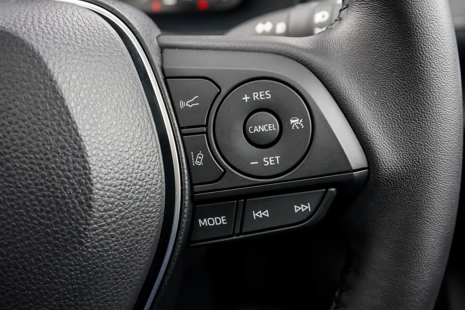 2025 Toyota RAV4 Gallery Image 21