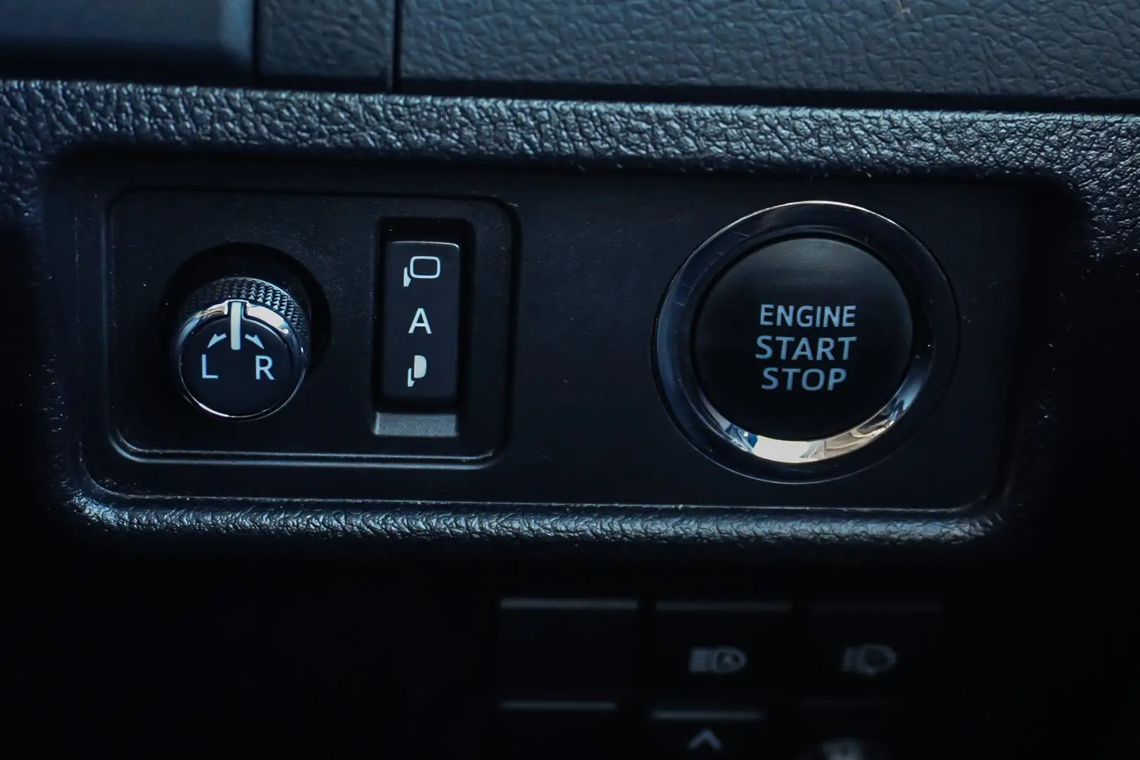 2021 Toyota Landcruiser Prado Gallery Image 25