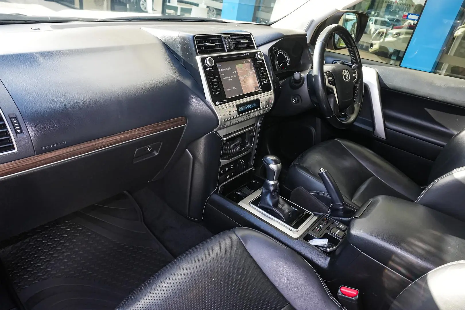 2020 Toyota Landcruiser Prado Gallery Image 11