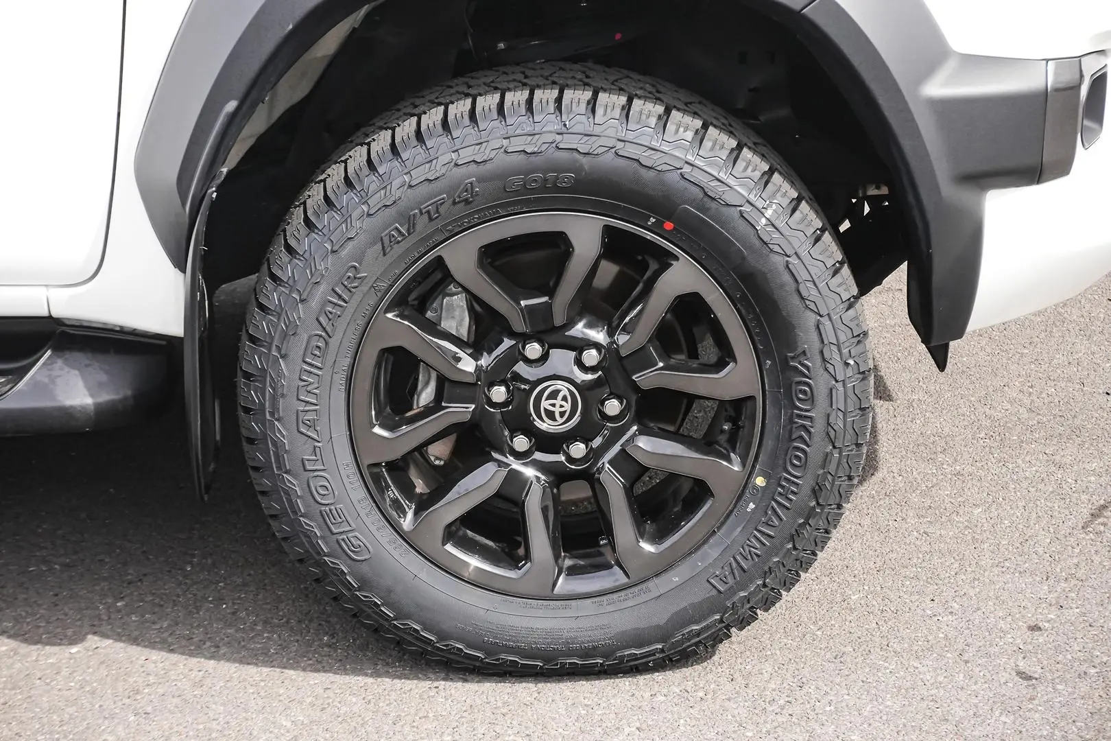 2024 Toyota Hilux Gallery Image 11