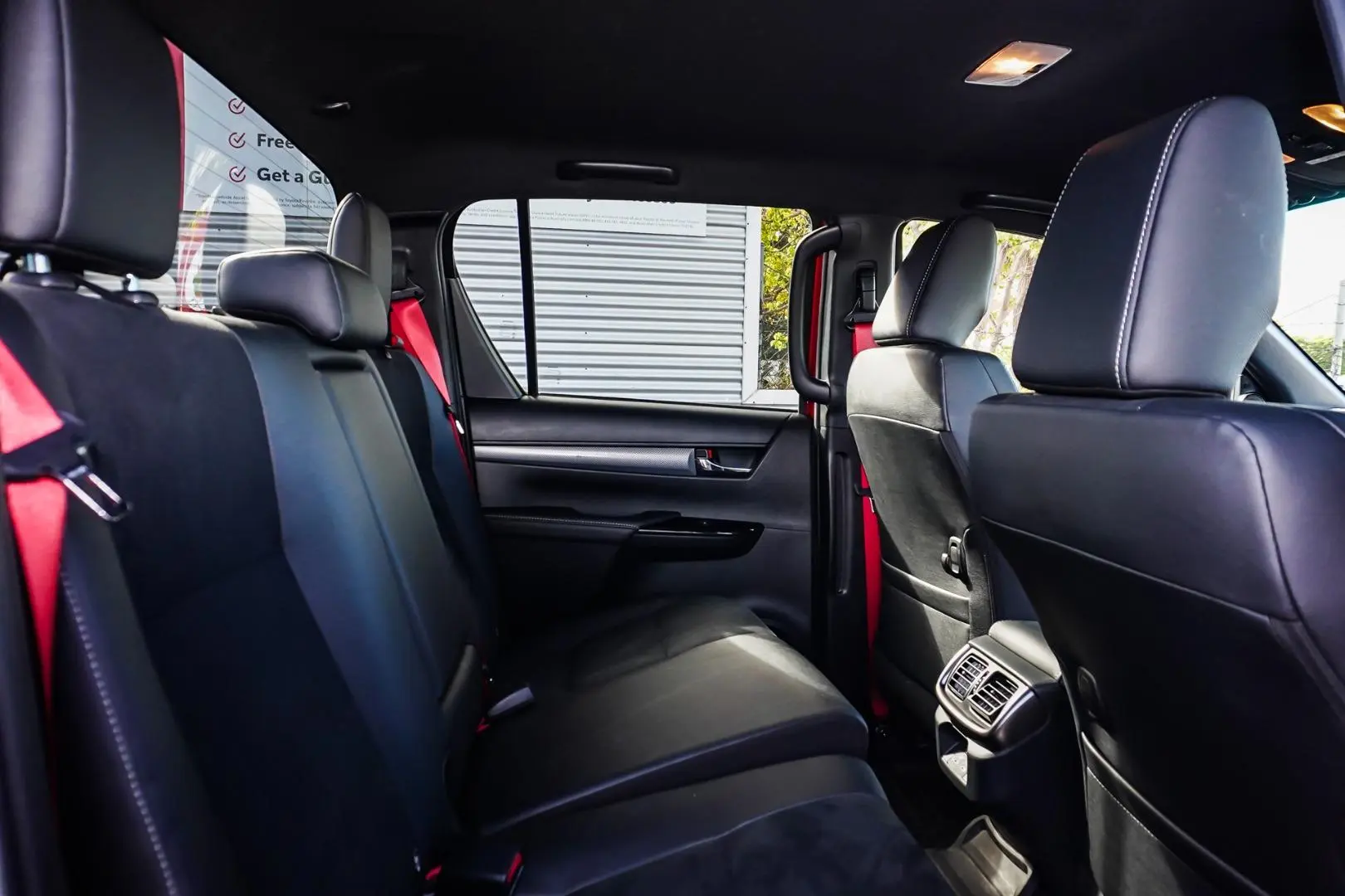 2024 Toyota Hilux Gallery Image 7