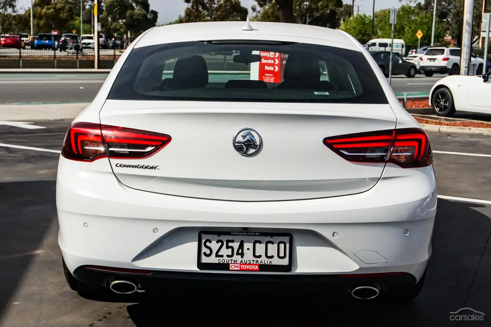 2018 Holden Commodore Image 5