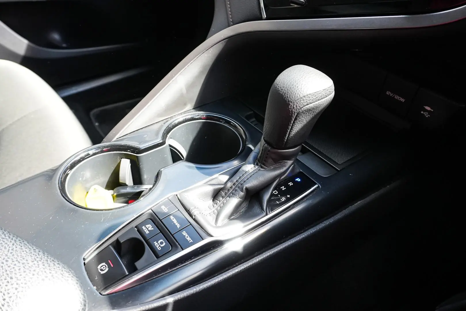 2018 Toyota Camry Gallery Image 18