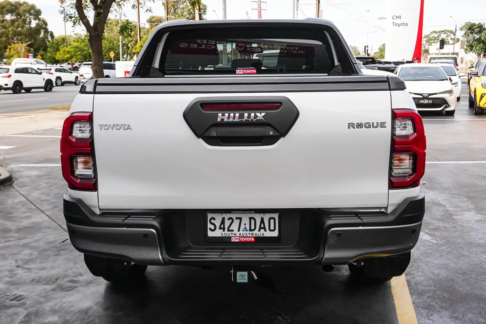 2024 Toyota Hilux Gallery Image 6