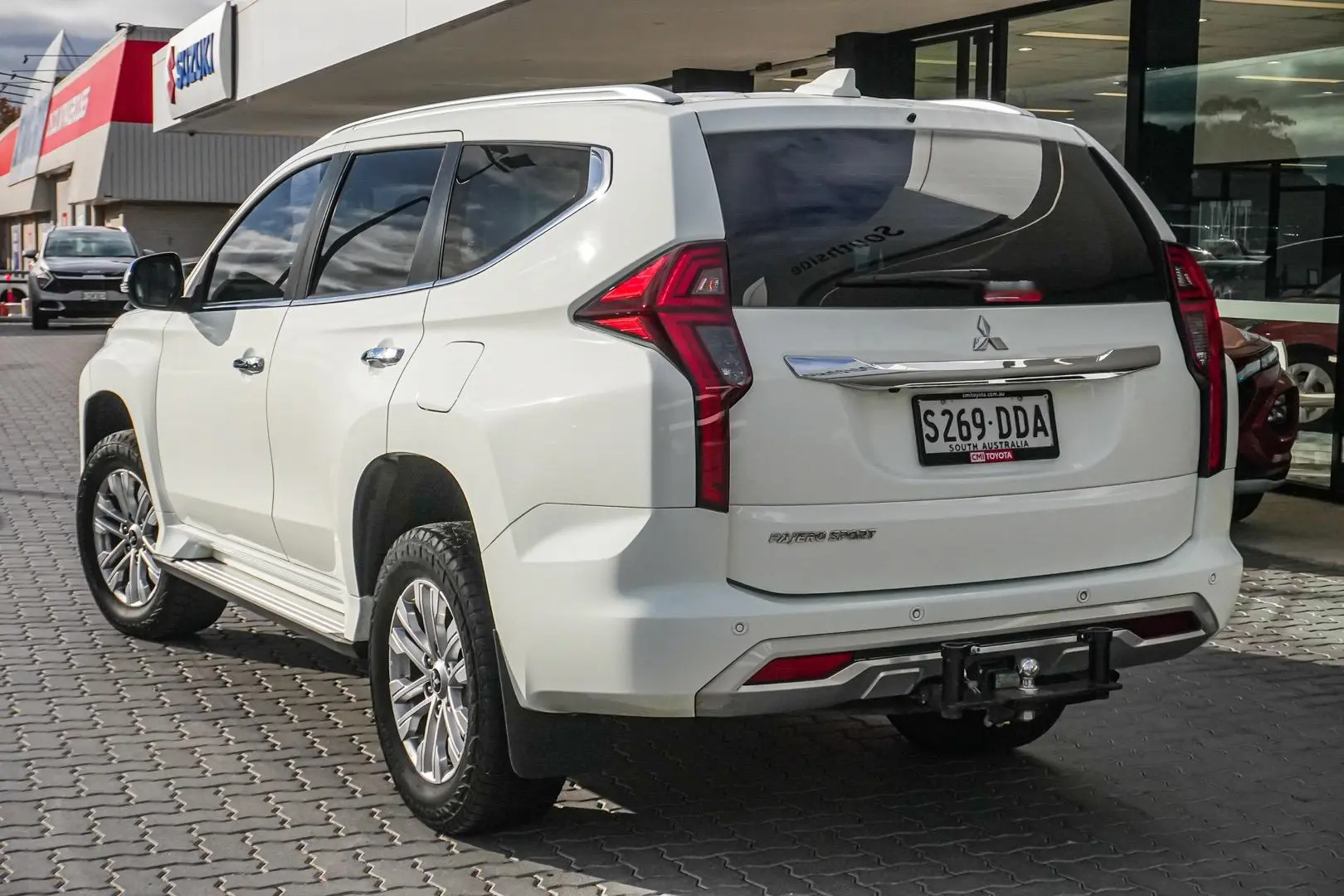 2021 Mitsubishi Pajero Sport Gallery Image 3