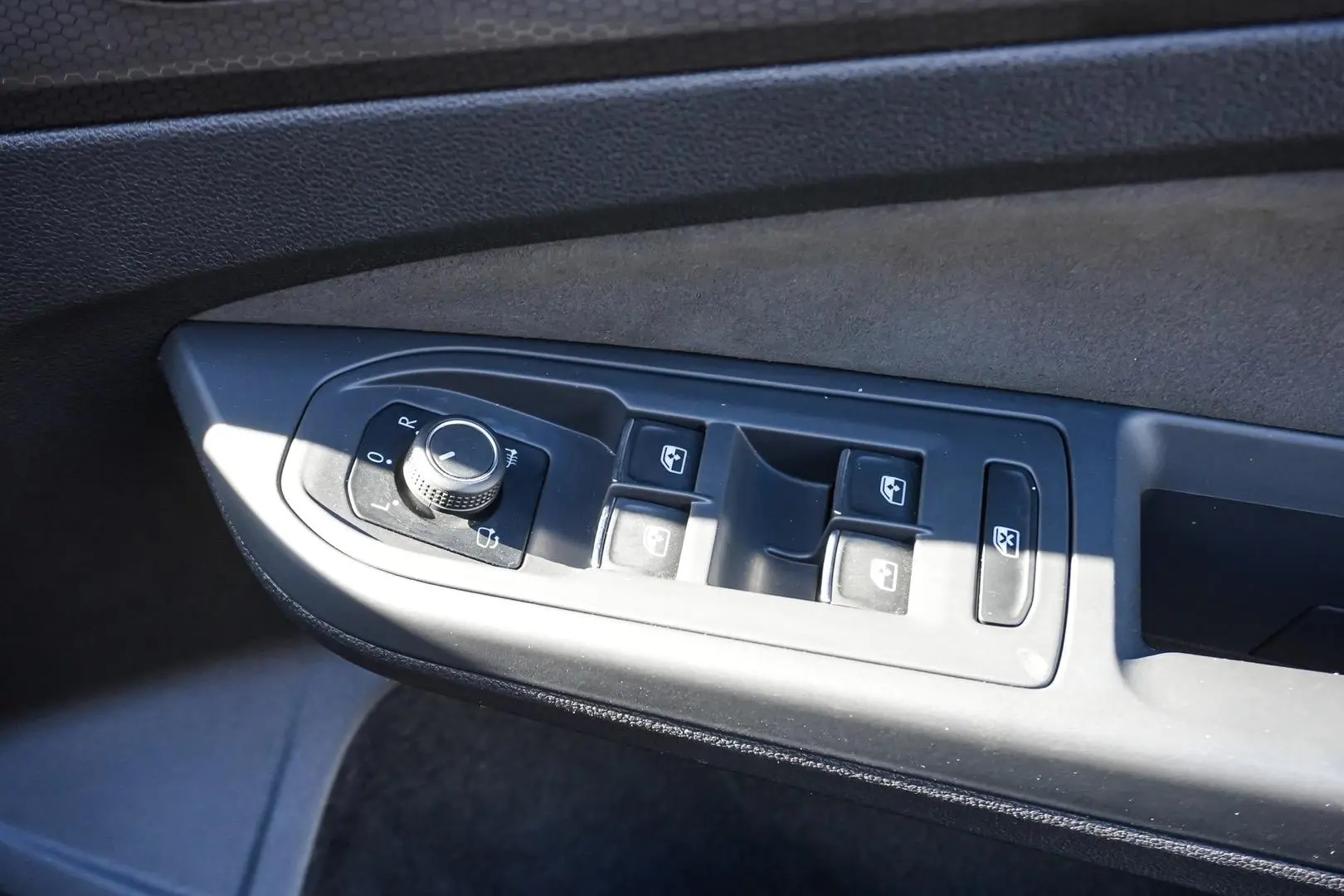 2022 Volkswagen Golf Gallery Image 19