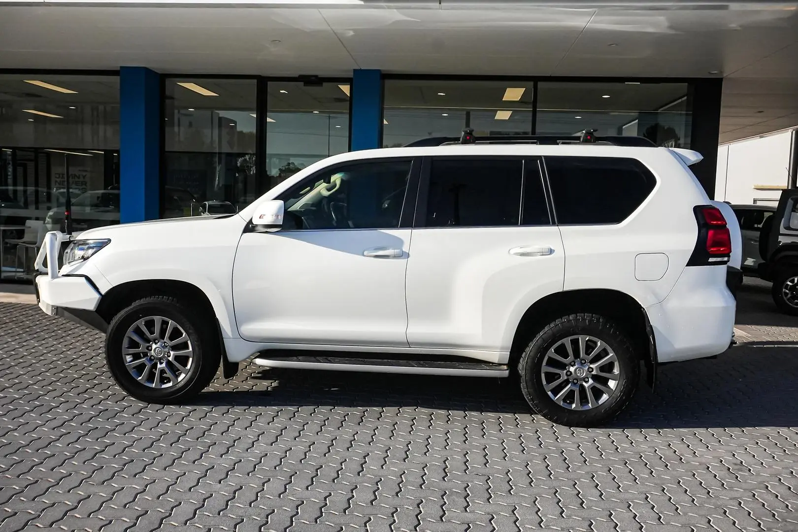 2020 Toyota Landcruiser Prado Gallery Image 4