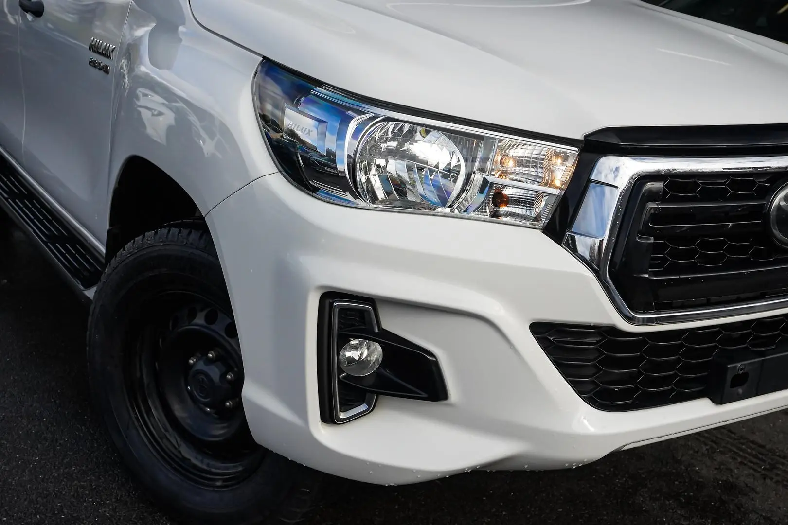 2019 Toyota Hilux Gallery Image 9