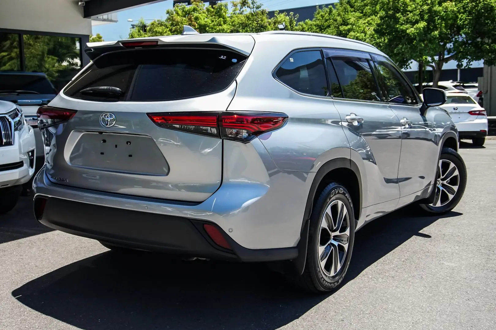 2021 Toyota Kluger Gallery Image 2