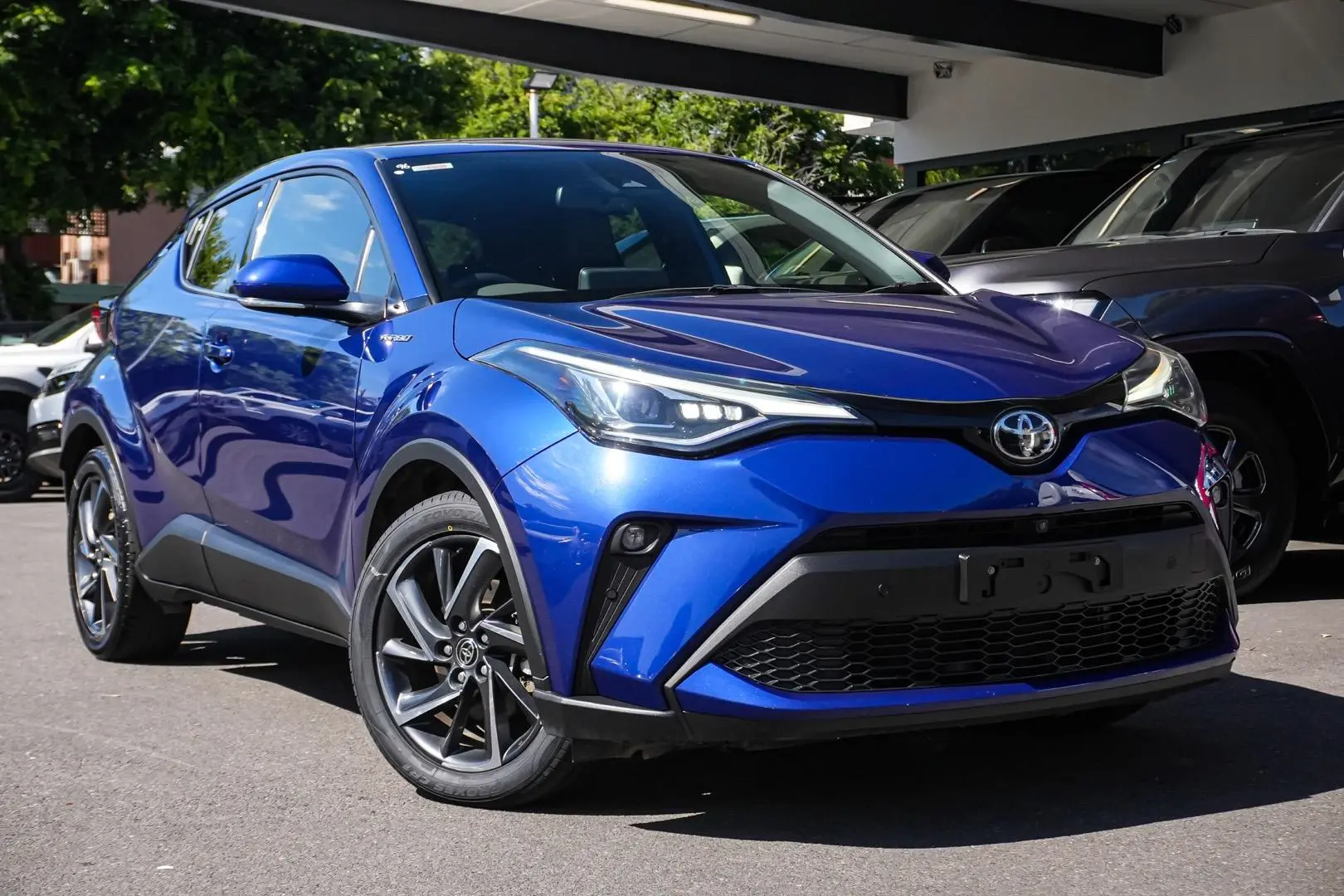 2023 Toyota C-HR Gallery Image 2