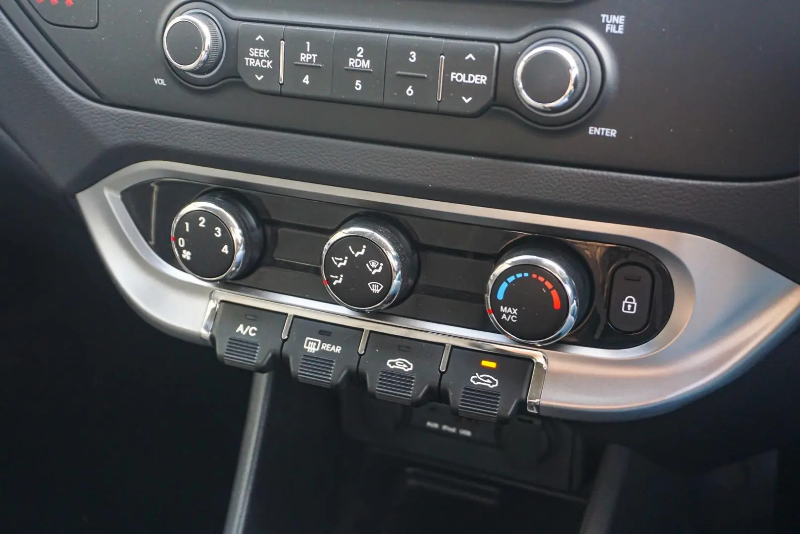 2013 Kia Rio Gallery Image 22