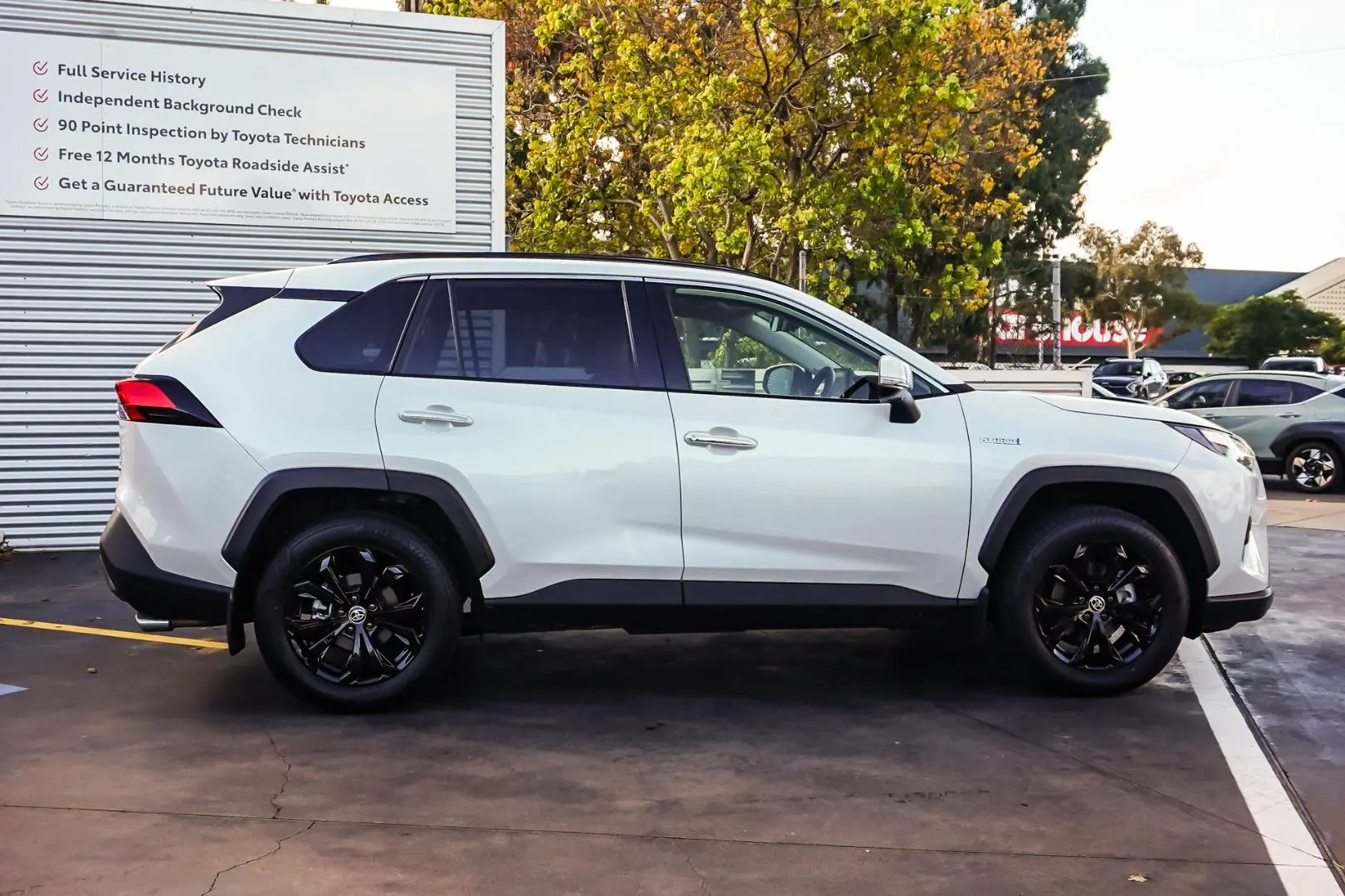 2023 Toyota RAV4 Gallery Image 3