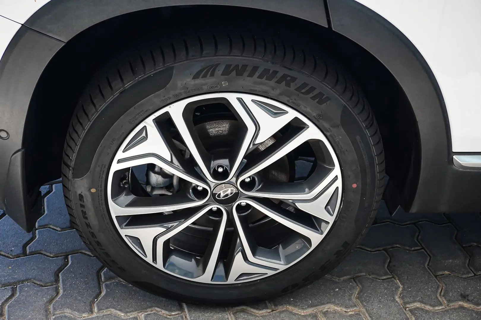 2019 Hyundai Santa Fe Gallery Image 18