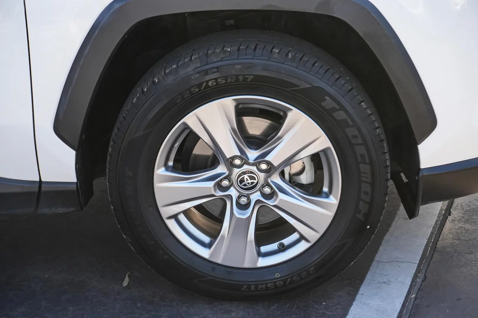 2022 Toyota RAV4 Gallery Image 10