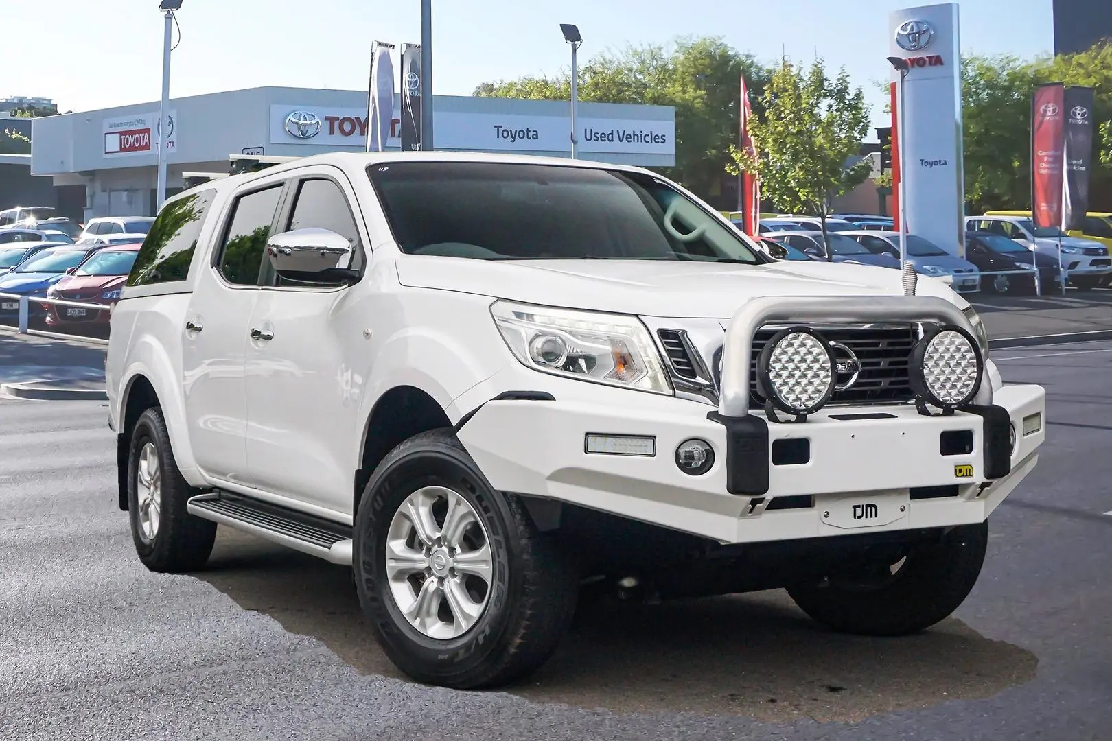 2016 Nissan Navara Gallery Image 1