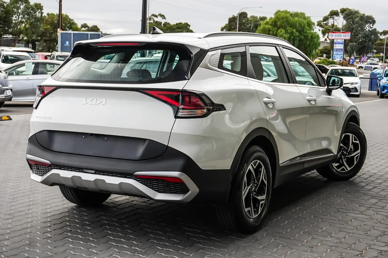 2023 Kia Sportage Gallery Image 2