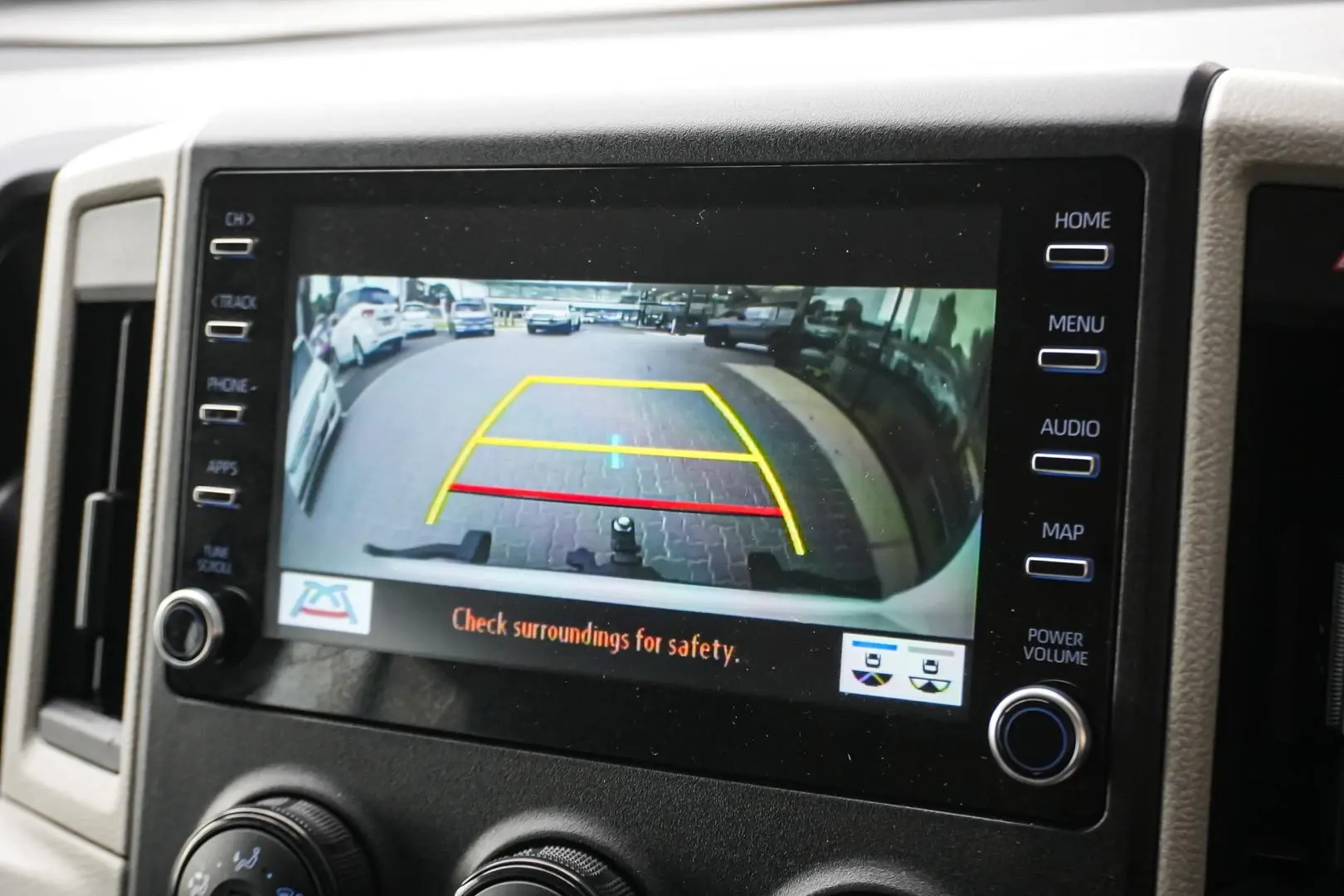 2022 Toyota Hiace Gallery Image 21