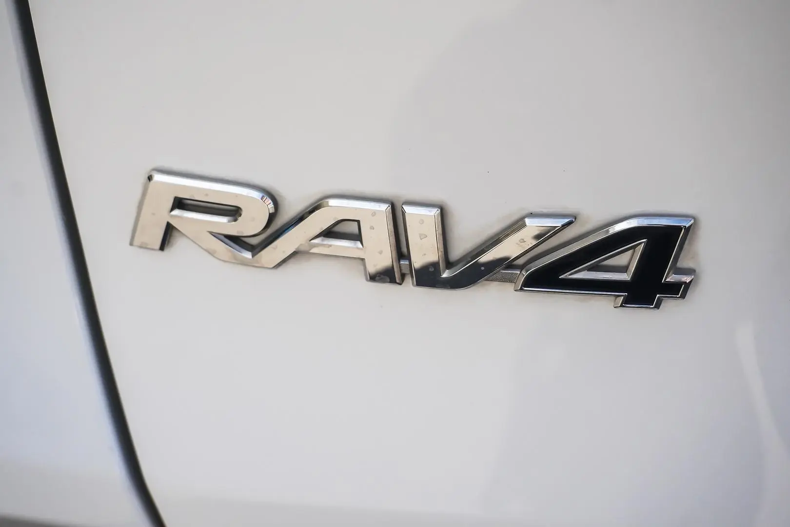 2020 Toyota RAV4 Gallery Image 16