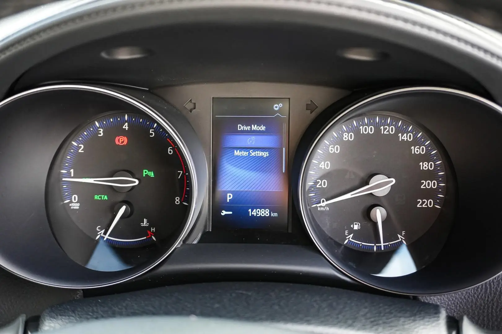 2017 Toyota C-HR Gallery Image 17