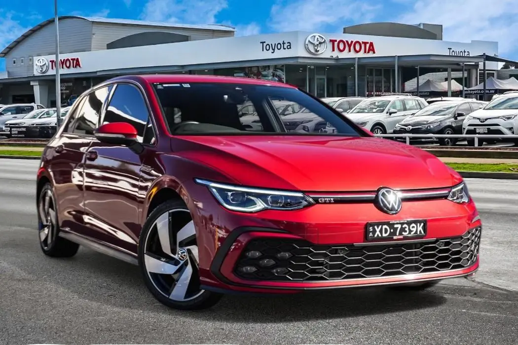 2022 Volkswagen Golf Gallery Image 1