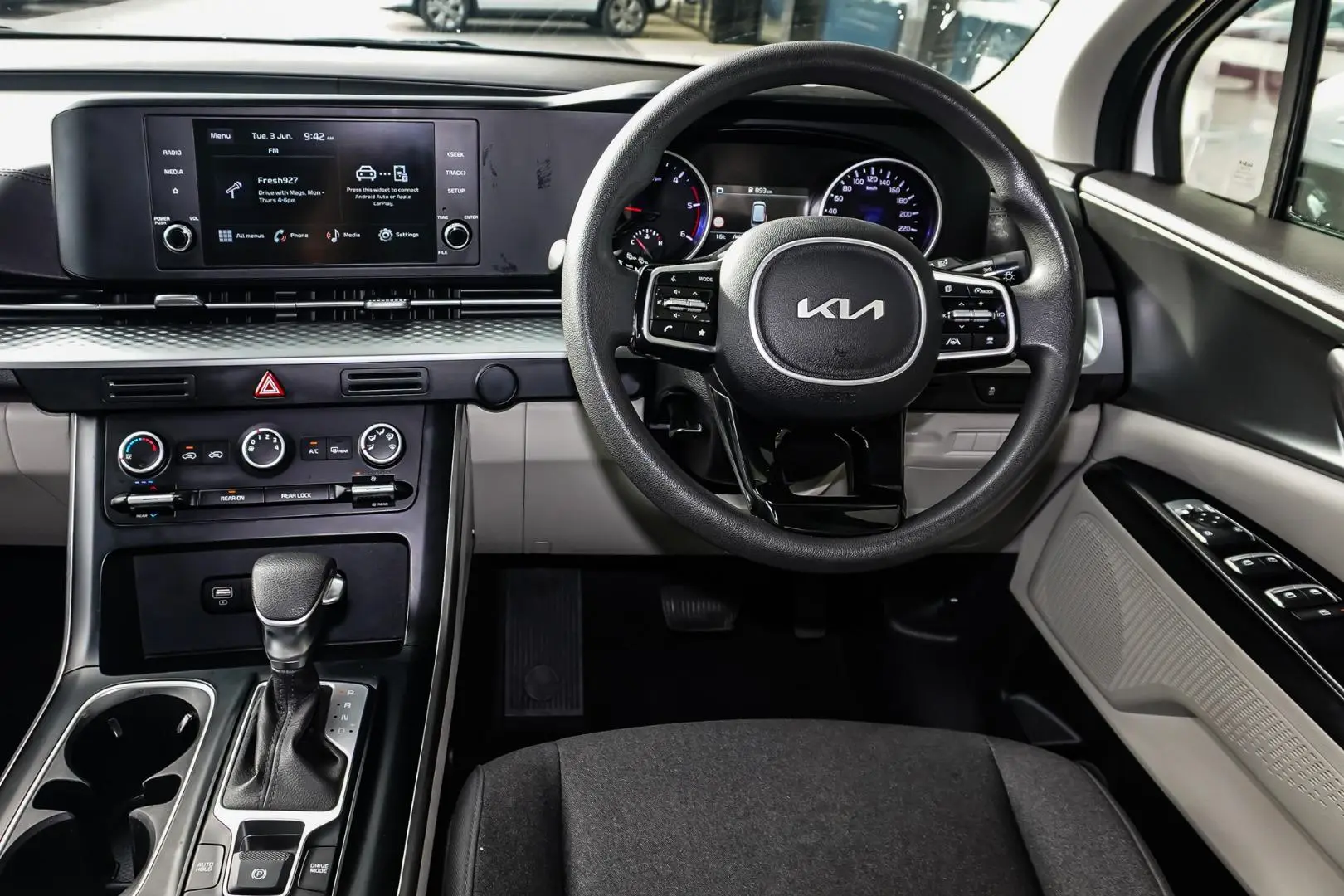2022 Kia Carnival Gallery Image 9