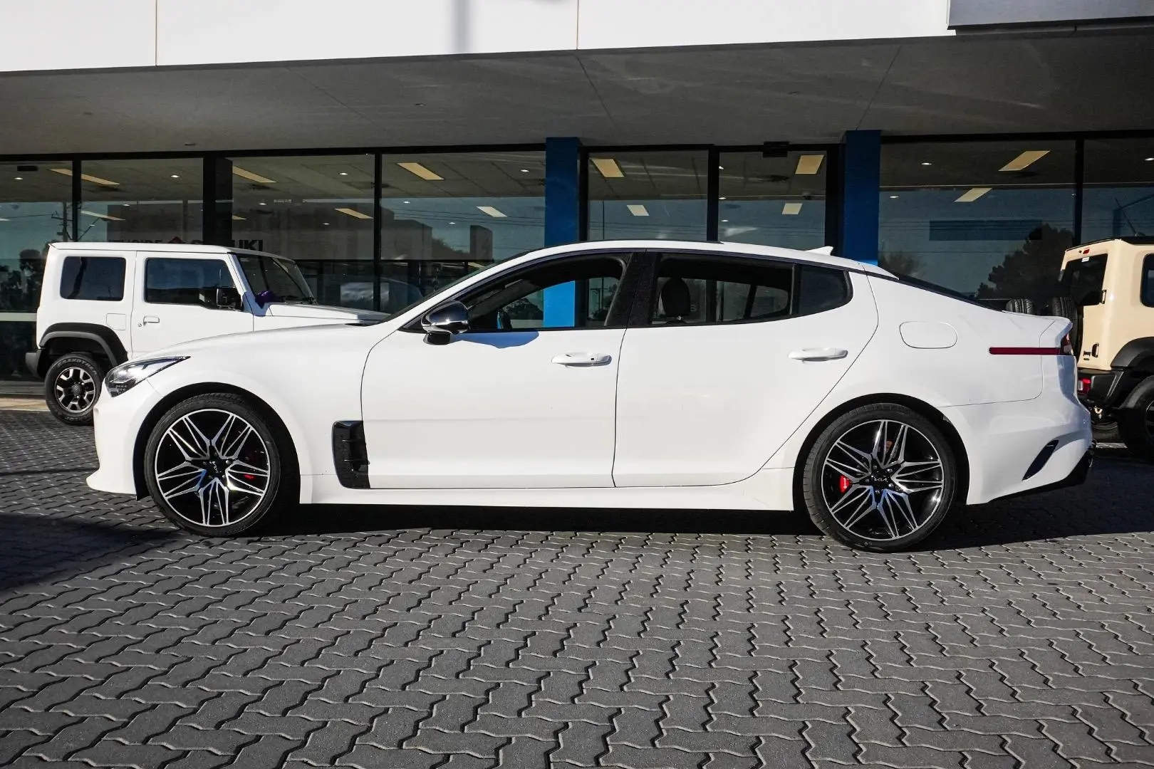 2022 Kia Stinger Gallery Image 4