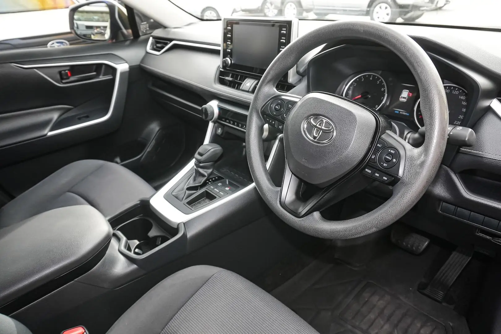 2019 Toyota RAV4 Gallery Image 7